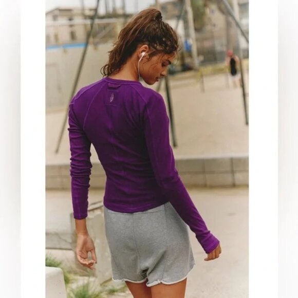 NWOT Free People Kick Off Solid Layer Champion size- SMALL - Picture 3 of 3